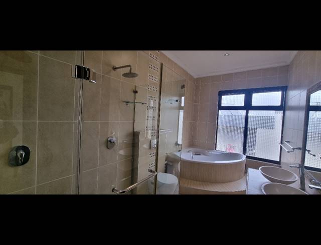 5 BEDROOM HOUSE FOR SALE IN UMHLANGA RIDGE